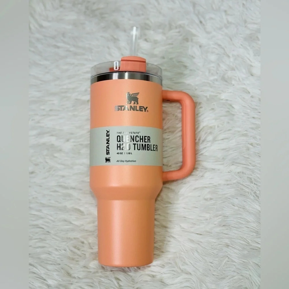 Stanley Tumbler 40oz Stainless Steel H2.0 FlowState Quencher Melon  SOLD OUT